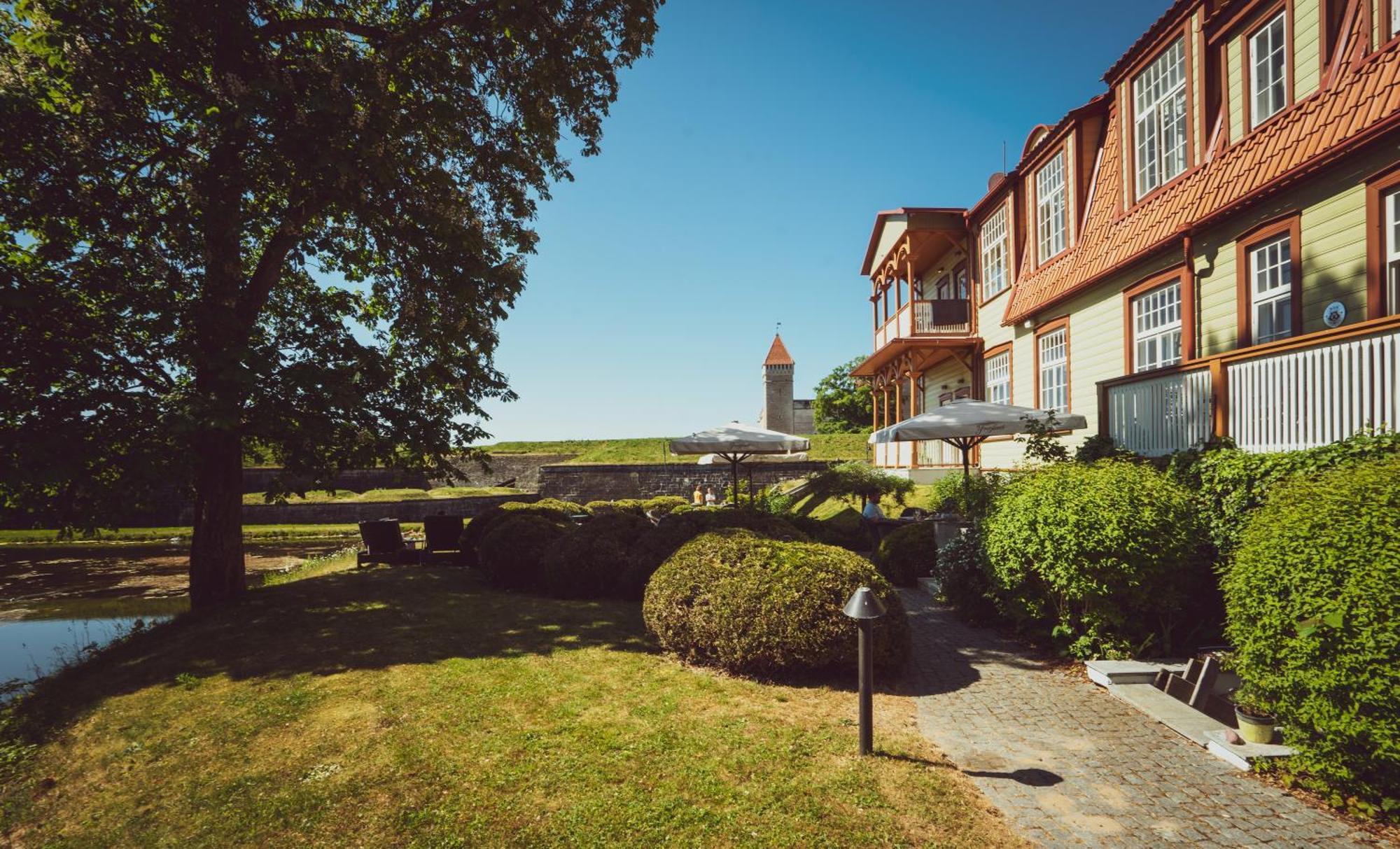 Ekesparre Boutique Hotel Kuressaare Dış mekan fotoğraf