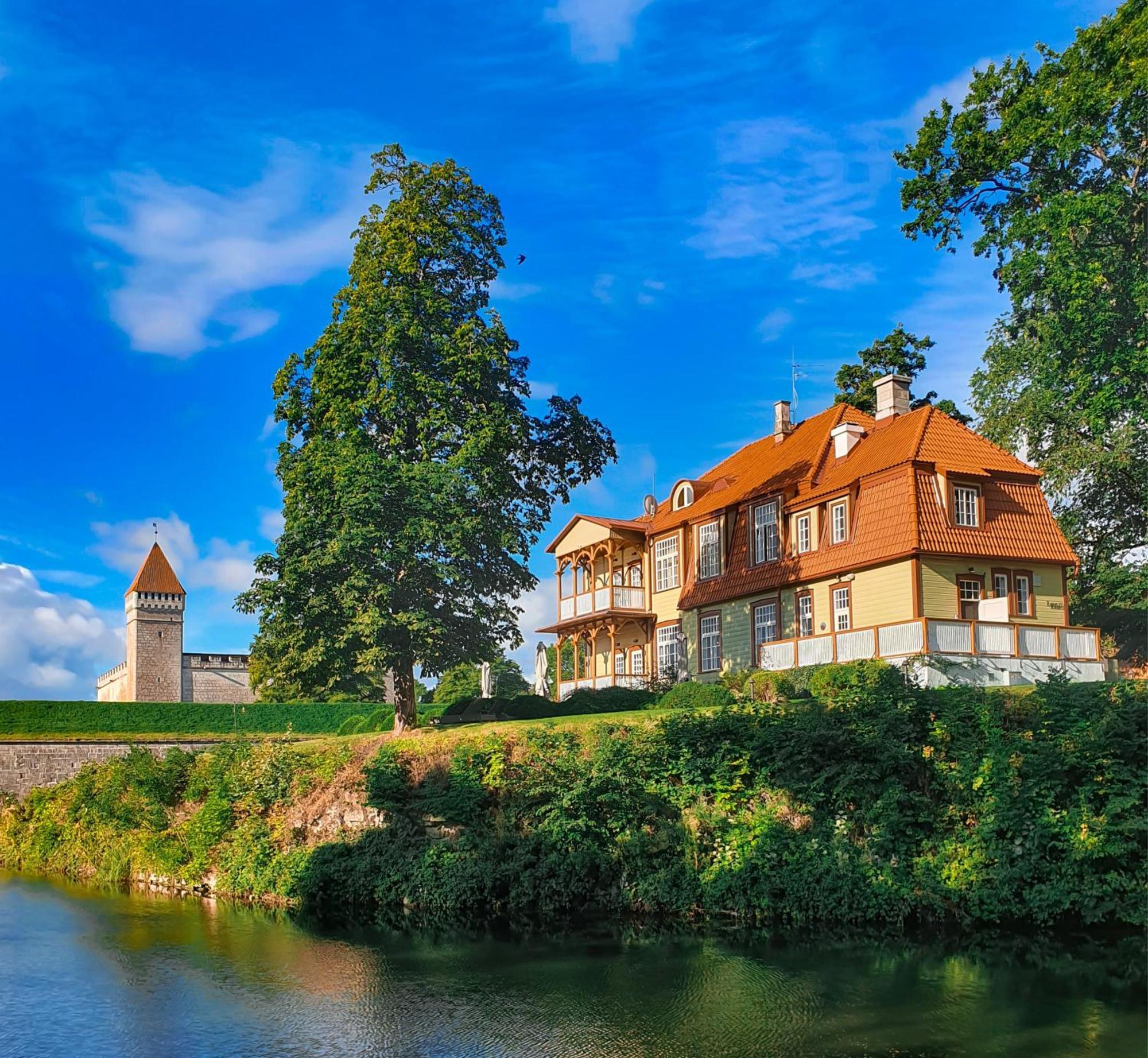 Ekesparre Boutique Hotel Kuressaare Dış mekan fotoğraf
